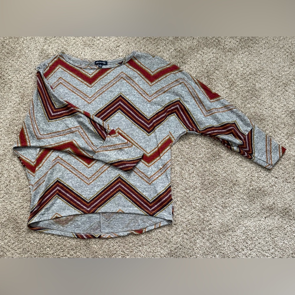 Apt. 9 Gray and Red Chevron Long Sleeve Top